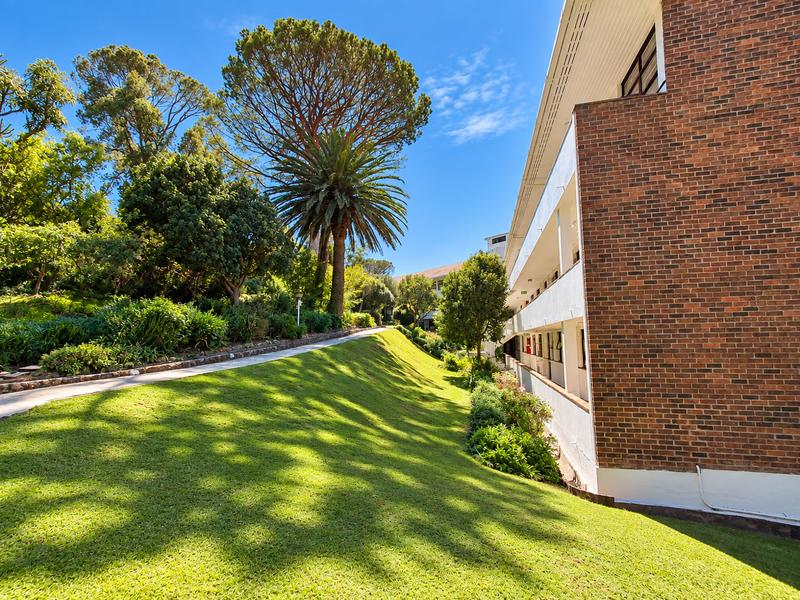 1 Bedroom Property for Sale in Tamboerskloof Western Cape
